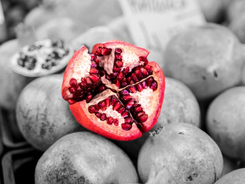 Granatäpfel 3 rot SW 2